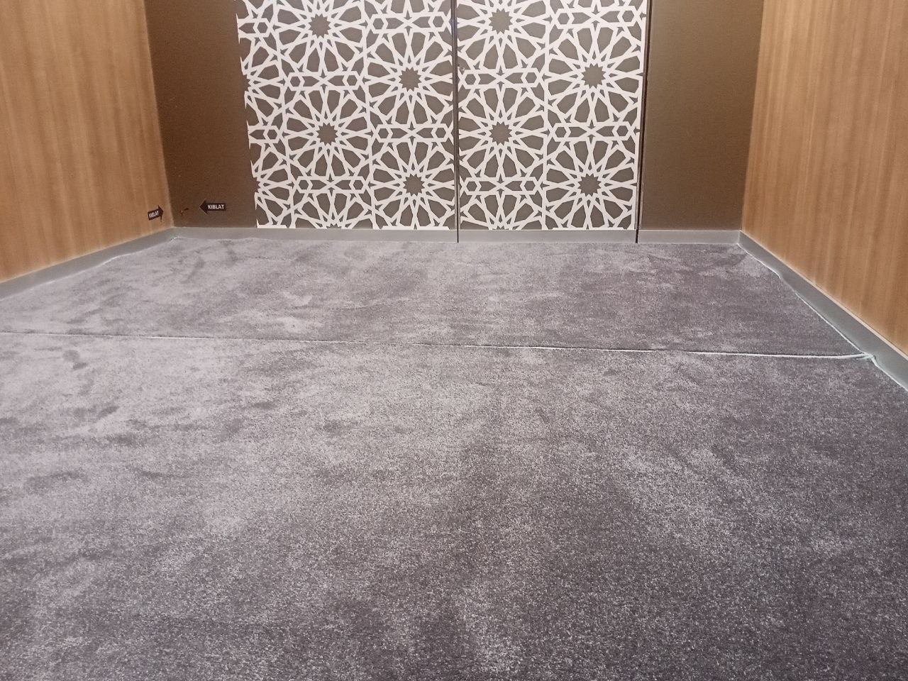 Proyek Karpet Kantor